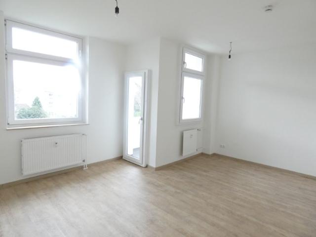 Modernisierte 2 Zi Wohnung mit Loggia und zusätzlichem Mansardenraum
