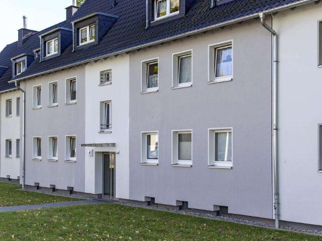 Modernisierte 2 Zimmer Dachgeschosswohnung mit neuen Fenstern in Iserlohn Oestrich