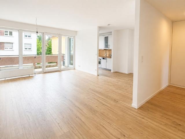 Modernisierte 2 Zimmer Wohnung mit Südbalkon, Aufzug und Garage in begehrter Wohnlage von Neu Isenburg!