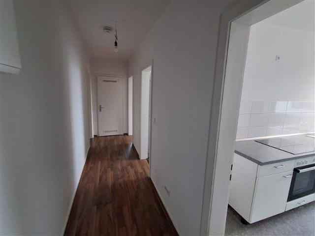 Modernisierte 2 Zimmer Wohnung ca. 61,24 m² mit Loggia und Einbauküche