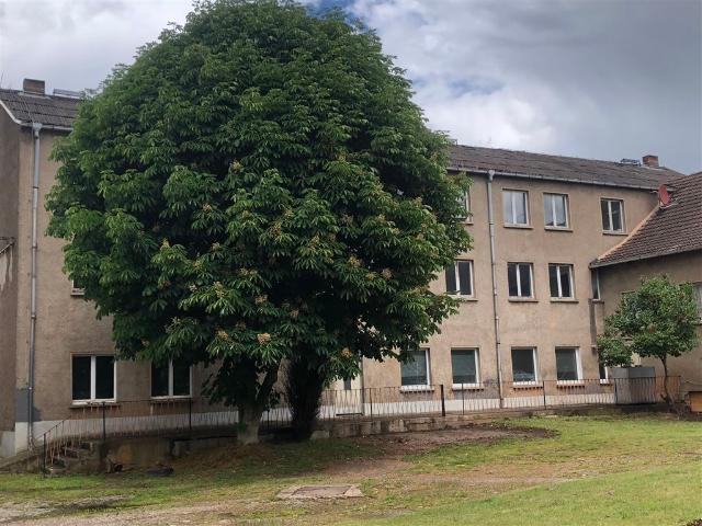 Modernisierte 2 Zimmer Wohnung im 2.OG eines 9 Familienhauses