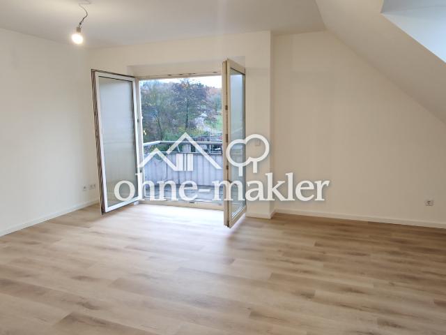 Modernisierte 2 Zimmer Wohnung im 2. OG mit EBK, Balkon, KFZ Stellplatz und Kellerabteil