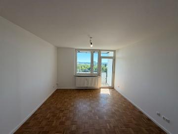 Modernisierte 2 Zimmer Wohnung in Englschalking