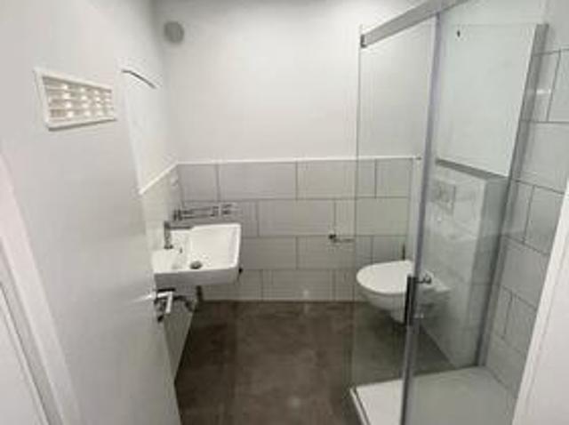 Modernisierte 2 Zimmer Wohnung mit neuem Badezimmer