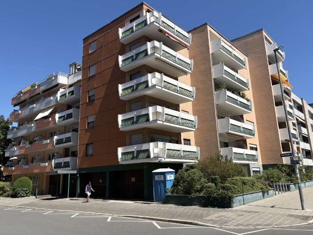 Modernisierte 2 Zimmer Wohnung mit Balkon und Aufzug
