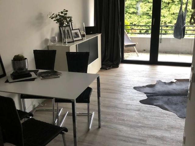 Modernisierte 2 Zimmer Wohnung mit Balkon und Einbauküche in Detmold