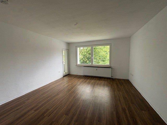 Modernisierte 2 Zimmer Wohnung mit Balkon in ruhiger Lage