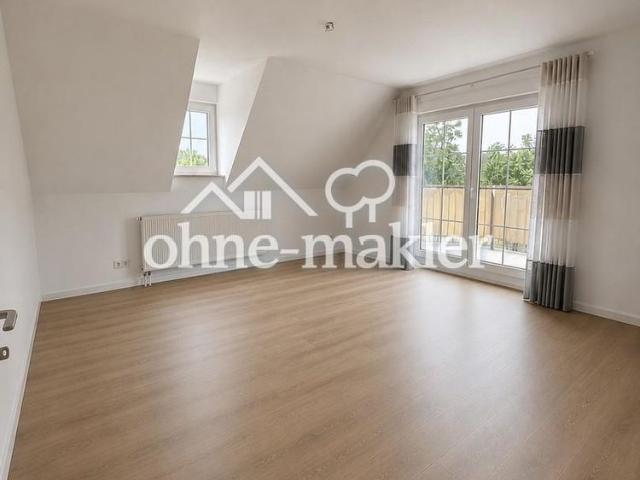 Modernisierte 2 Zimmer Wohnung mit Einbauküche, Balkon & Carport