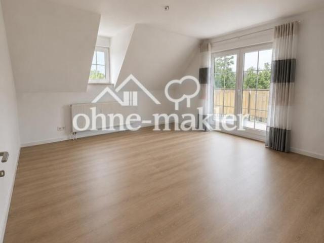 Modernisierte 2 Zimmer Wohnung mit Einbauküche, Balkon & Carport