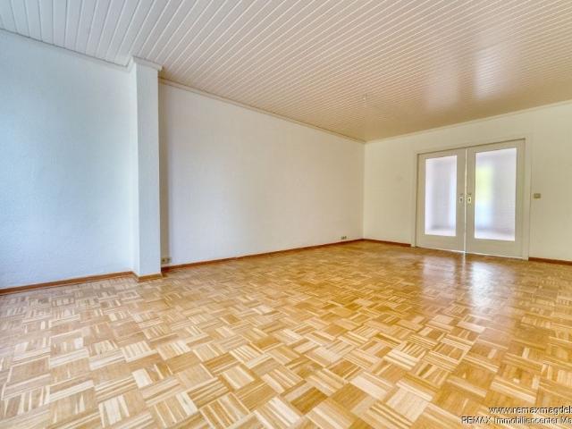 Modernisierte 2 Zimmer Wohnung mit Einbauküche und neuem Bad
