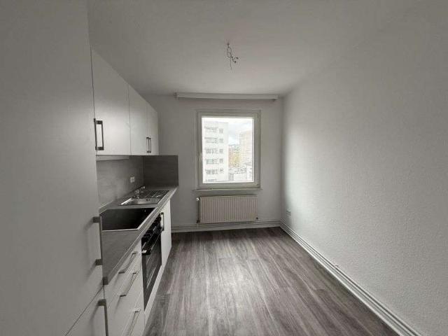 Modernisierte 2 Zimmer Wohnung mit Einbauküche