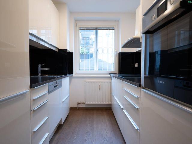 Modernisierte 2 Zimmer Wohnung mit Lift und Einbauküche in 1100 Wien