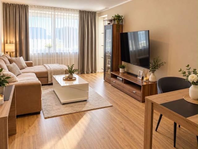 Modernisierte 2 Zimmer Wohnung mit Loggia und Aufzug – provisionsfrei vom Eigentümer