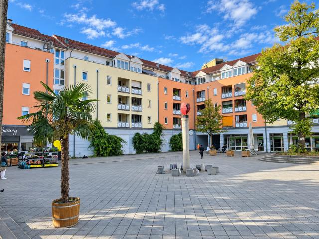 Modernisierte 2 Zimmer Wohnung mit Loggia & neuem Bad in Freiburg Zähringen