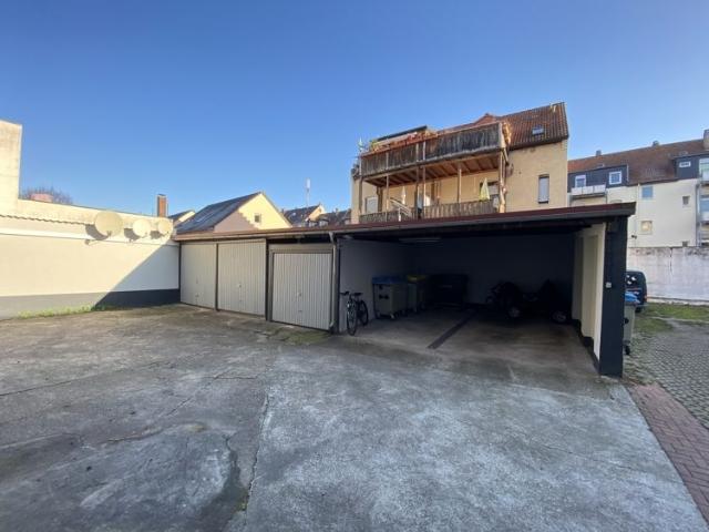 Modernisierte 2 Zimmerwohnung mit Balkon.