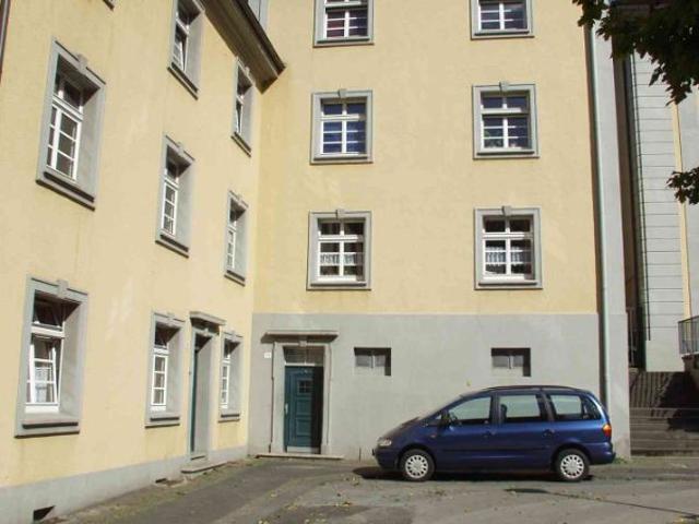 Modernisierte 2 Zimmerwohnung mit Balkon!