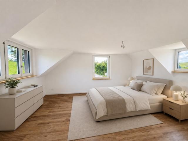 Modernisierte 3.5 Zimmer Dachwohnung mit Balkon und Traumaussicht