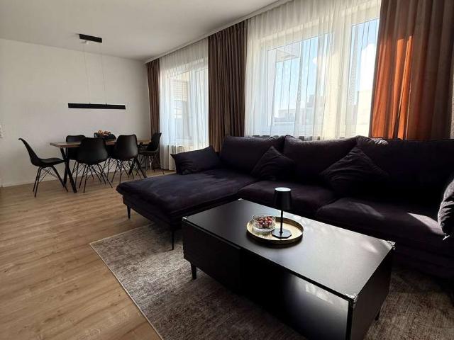 Modernisierte 3,5 Zimmer Wohnung mit Süd Balkon, Fernblick und TG Stellplatz in Hemmingen