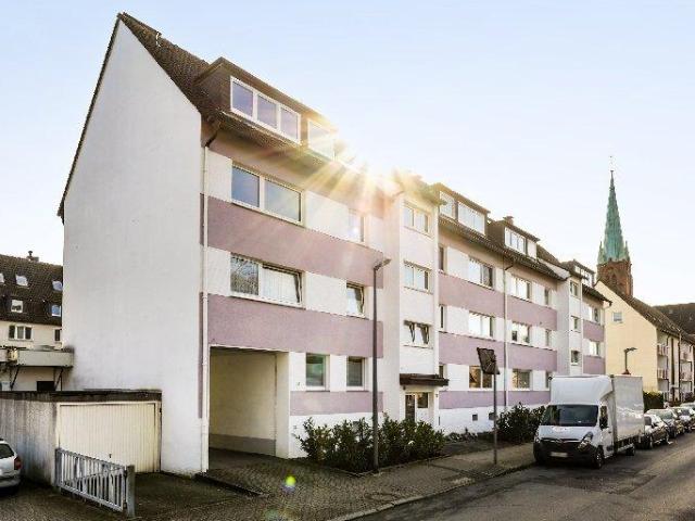 Modernisierte 3,5 Zimmer Whg. mit Balkon, Einbauküche &Stellplatz