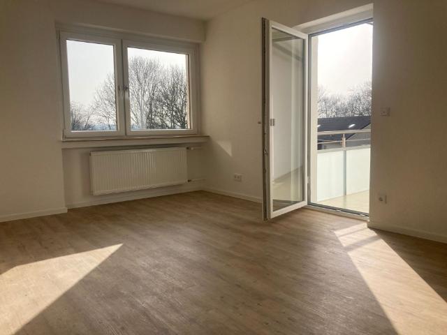 Modernisierte 3 Zi Wohnung mit Balkon in Nähe des Uniklinikums
