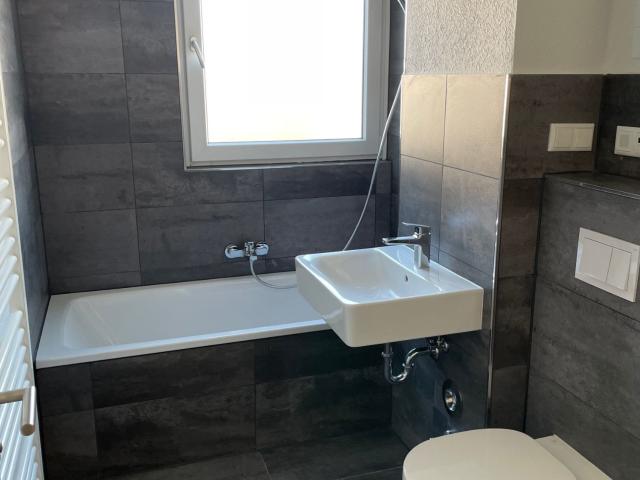 Modernisierte 3 Zi. Whg. mit Balkon in angrenzender Nähe zu E Haarzopf!