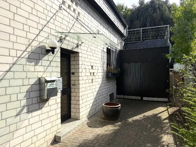 Modernisierte 3 Zimmer Maisonette mit Dachterrasse und Einbauküche in der Waldsiedlung!