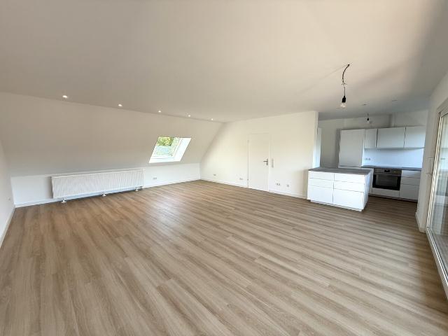 Modernisierte 3 Zimmer Dachgeschosswohnung mit EBK und Loggia in Bloherfelde