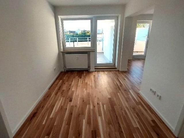 Modernisierte 3 Zimmer Dachgeschosswohnung Sendling Westpark!