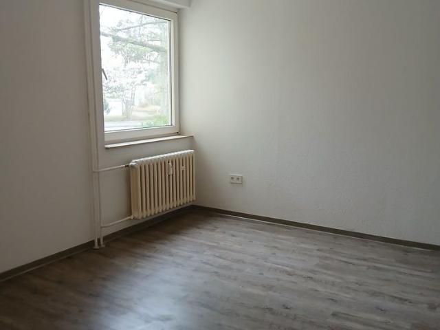 Modernisierte 3 Zimmer Erdgeschosswohnung mit Balkon!