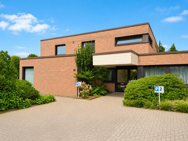 Modernisierte 3 Zimmer Wohnung mit außergewöhnlichem Platzangebot