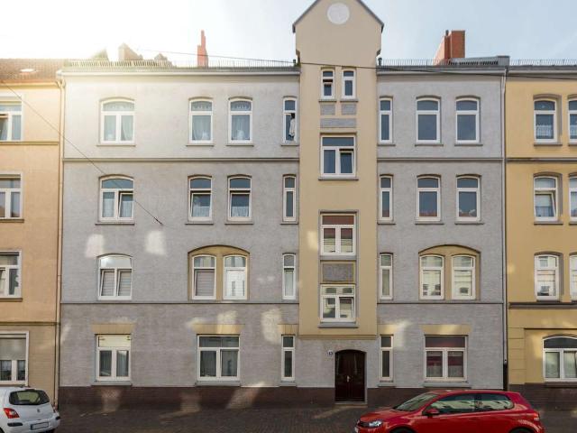 Modernisierte 3 Zimmer Wohnung mit Balkon und Fußbodenbelag in Bremerhaven Lehe!