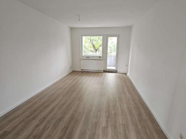 Modernisierte 3 Zimmer Wohnung mit Balkon zum Selbstbezug oder als Kapitalanlage