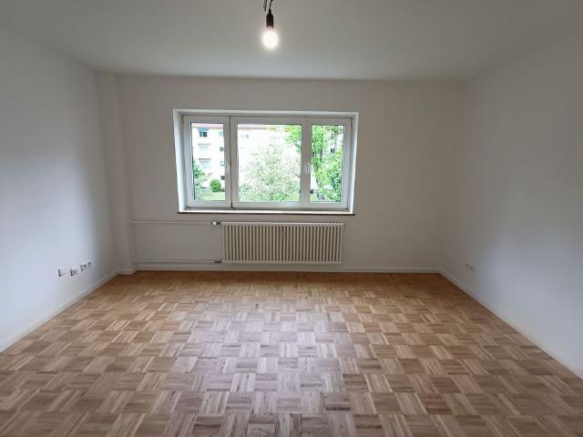 Modernisierte 3 Zimmer Wohnung mit Balkon in Moosach