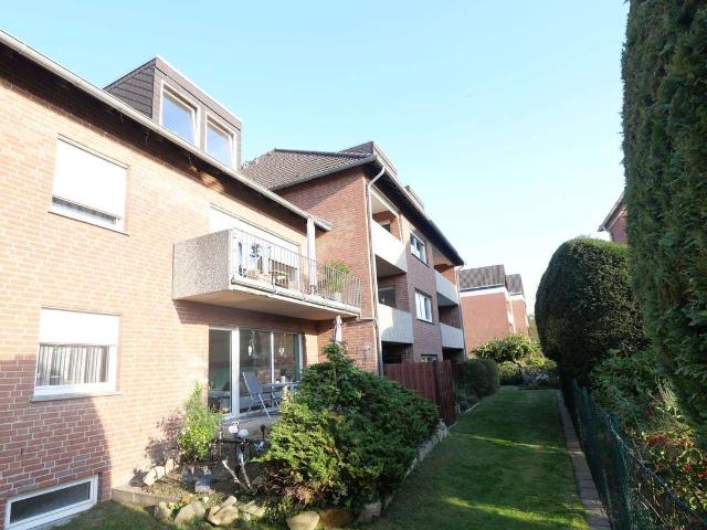 Modernisierte 3 Zimmer Wohnung mit EBK und Garage
