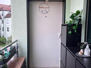 Modernisierte 3 Zimmer Wohnung mit Küche Balkon & TG Stellplatz