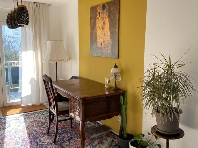 Modernisierte 3 Zimmer Wohnung mit 2 Balkonen und Carport