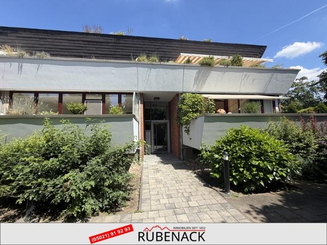 Modernisierte 3 Zimmer Wohnung mit 2 Sonnenbalkonen am Meerbach!