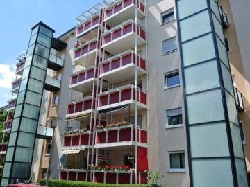 Modernisierte 3 Zimmerwohnung mit Balkon.