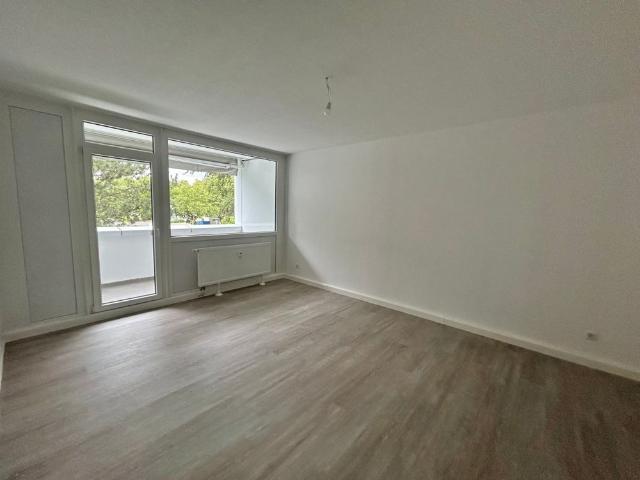 Modernisierte 3 Zimmerwohnung mit schöner Loggia in Dortmund Brackel