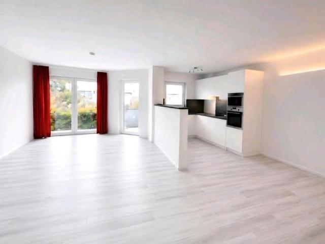 Modernisierte 3 Zimmerwhg. mit Balkon, Stellpl, Kamin, bezugsfrei
