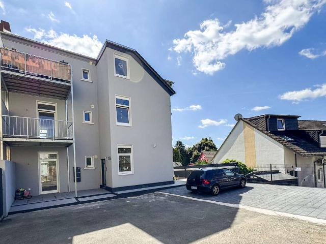 Modernisierte 4 Zimmer ETW mit Terrasse und Stellplatz