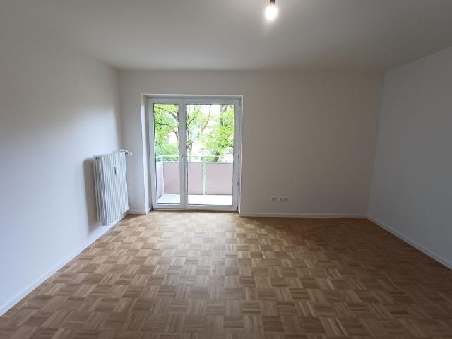 Modernisierte 4 Zimmer Wohnung mit Balkon in Moosach