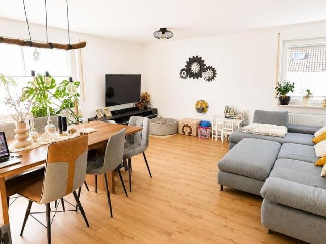 Modernisierte 4 Zimmer Wohnung mit Balkon in ruhiger Lage
