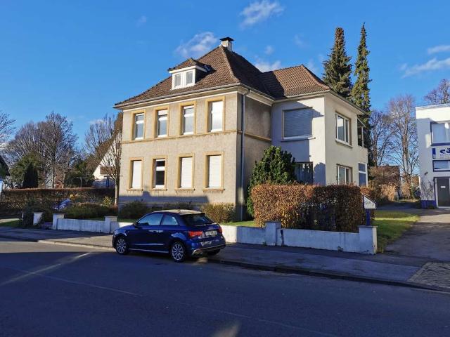 Modernisierte 4 Zimmer Wohnung mit großzügiger Dachterrasse