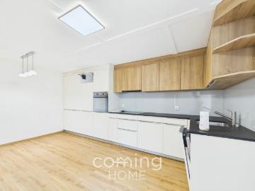 Modernisierte 4 Zimmerwohnung in Eggerberg mit sonnigem Balkon und Bergsicht