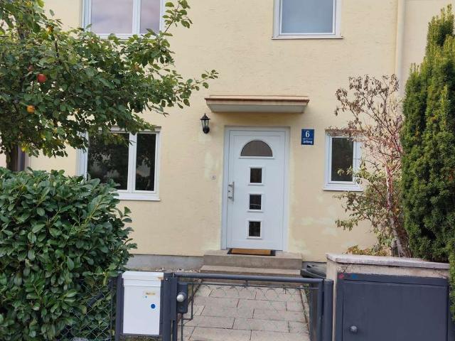 Modernisiertes 5 Zimmer Reihenhaus in München Waldtrudering