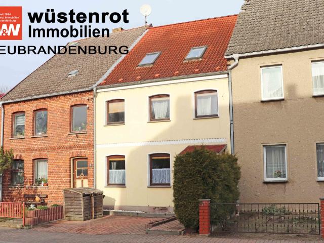 MODERNISIERTES WOHNHAUS FAST IN DER STADTMITTE MIT ZWEI BÄDERN UND KELLER UND GARTEN