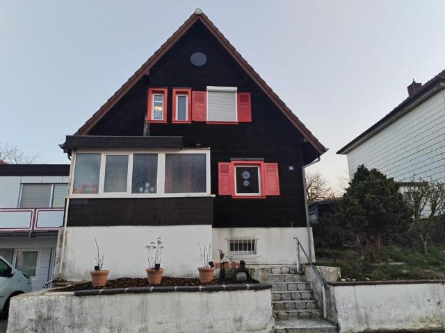 Modernisiertes Wohnhaus mit vielseitiger Nutzungsmöglichkeit