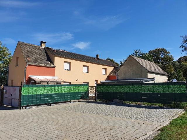 Modernisiertes Zweifamilienhaus mit Scheune auf 1.420 m² Grundstü