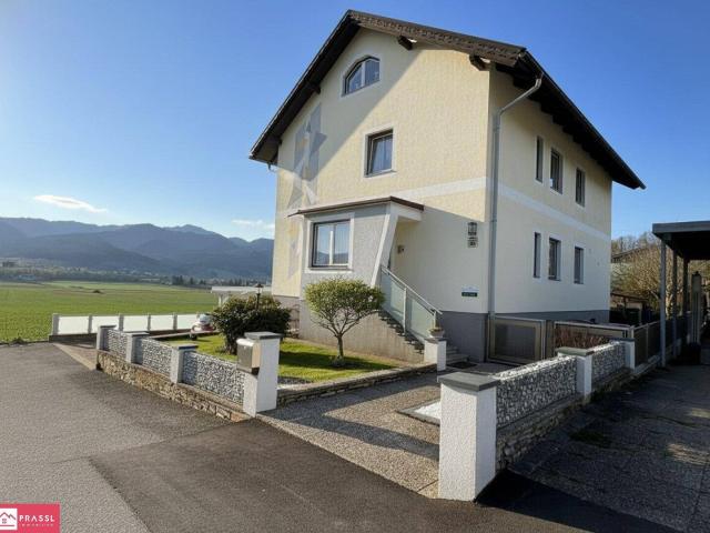 Haus mit zwei getrennt zugängigen Wohneinheiten, Garten, Garagen, Terrasse und Pool!